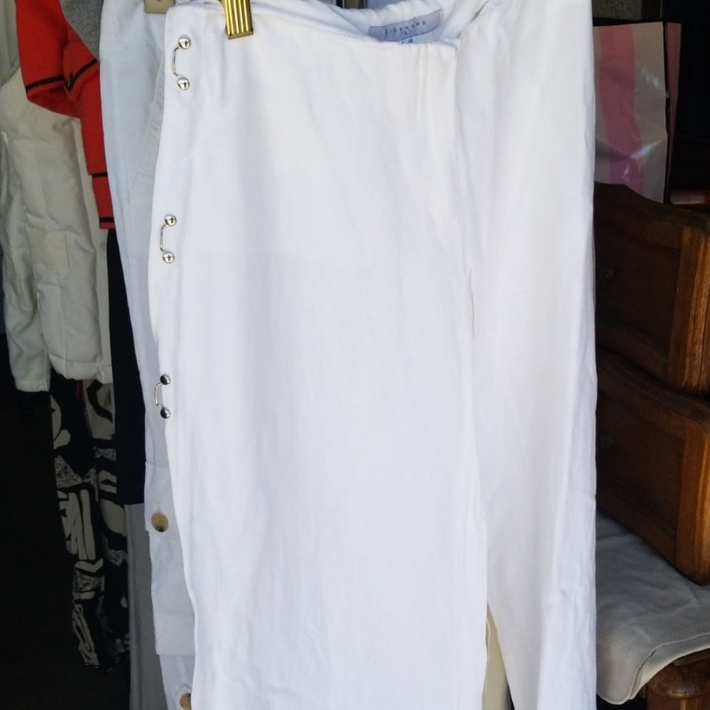 Clothes - Picture 8 of 8